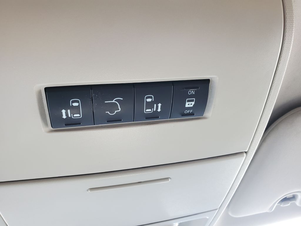 Photo 17 of this DODGE GRAND CARAVAN