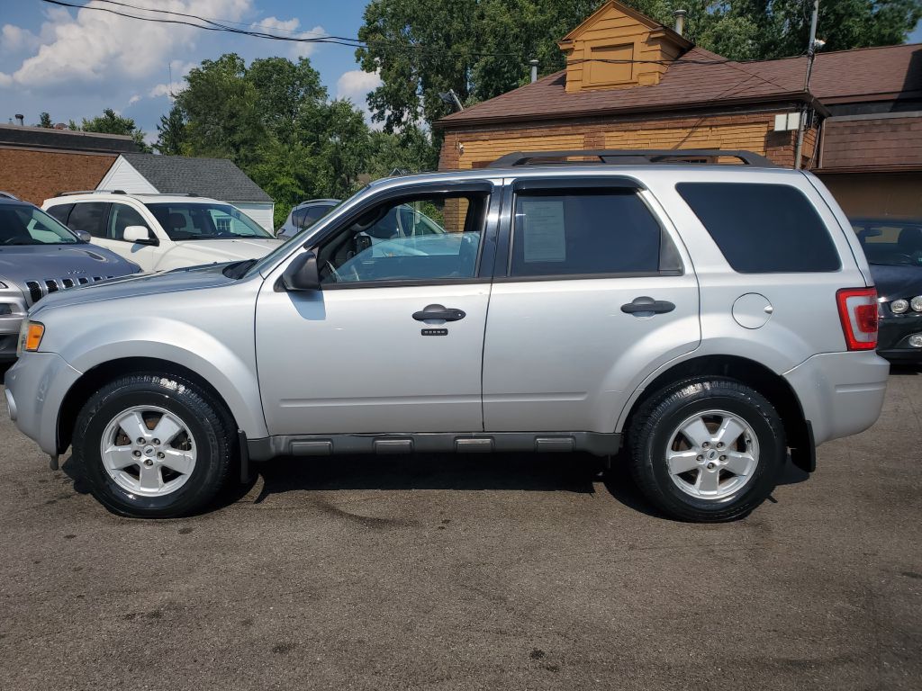 Photo 2 of this FORD ESCAPE