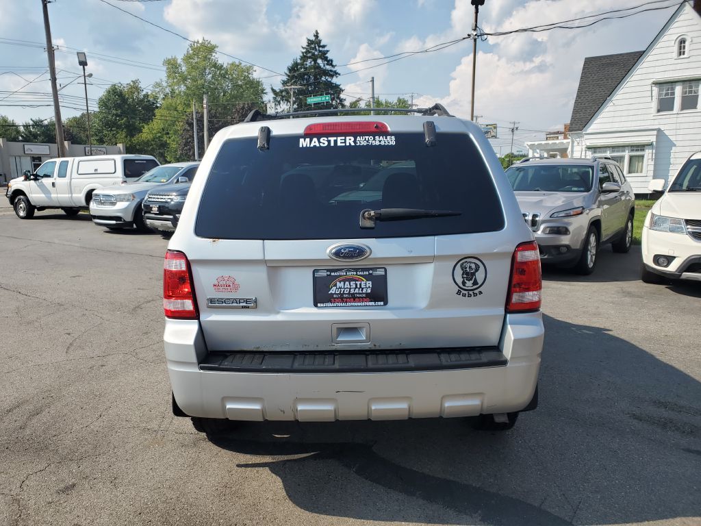 Photo 4 of this FORD ESCAPE
