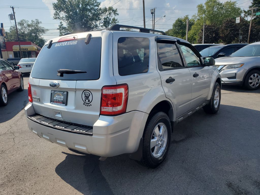Photo 5 of this FORD ESCAPE