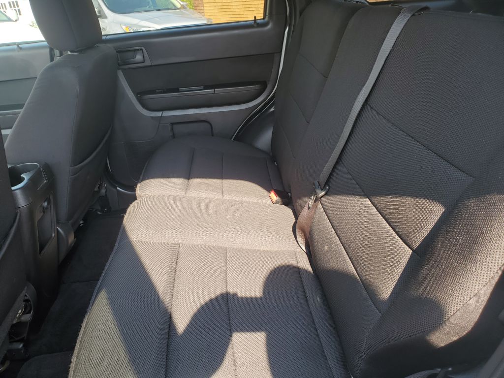 Photo 11 of this FORD ESCAPE