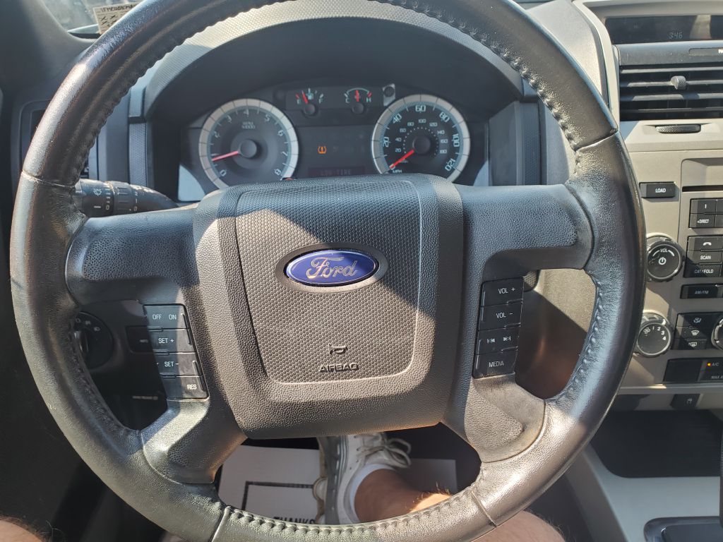 Photo 13 of this FORD ESCAPE