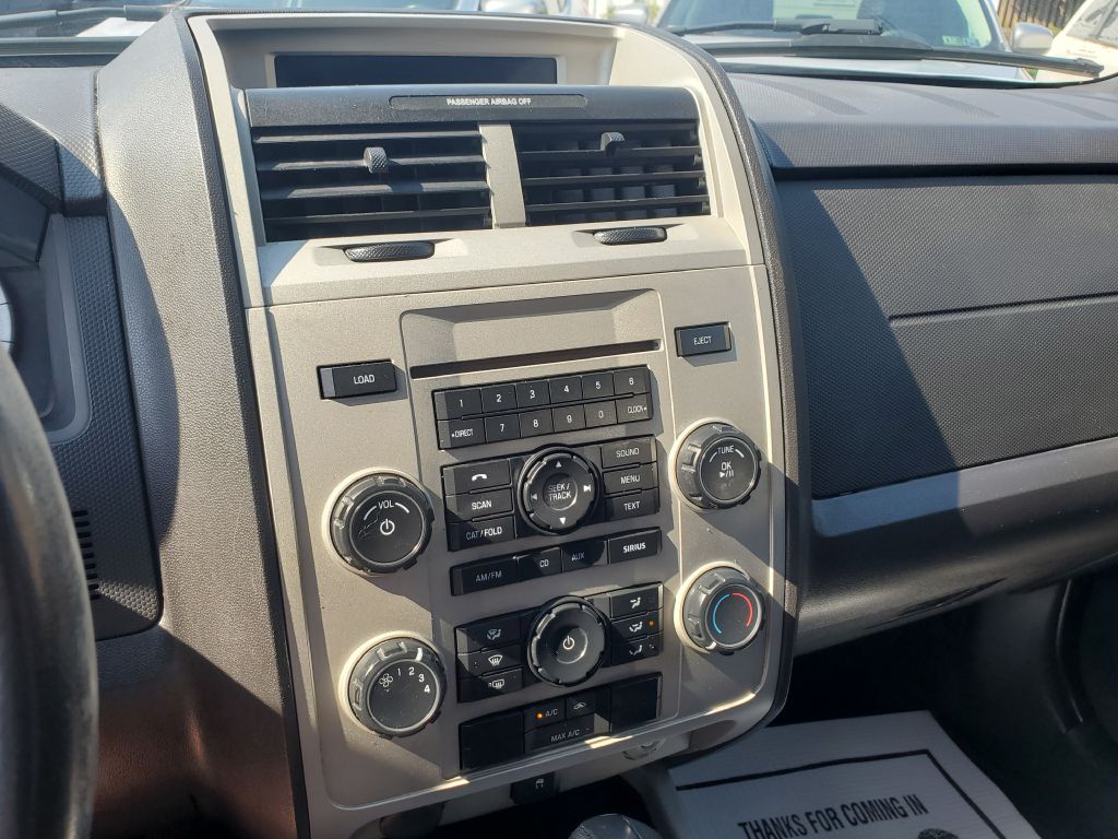 Photo 14 of this FORD ESCAPE