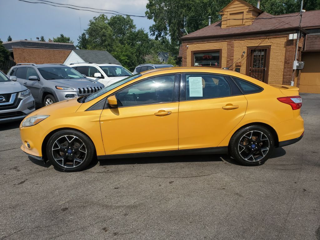 Photo 2 of this FORD FOCUS