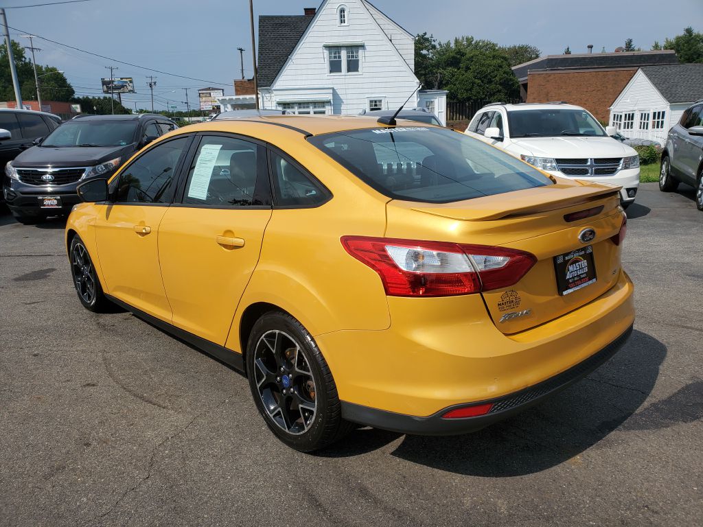 Photo 3 of this FORD FOCUS