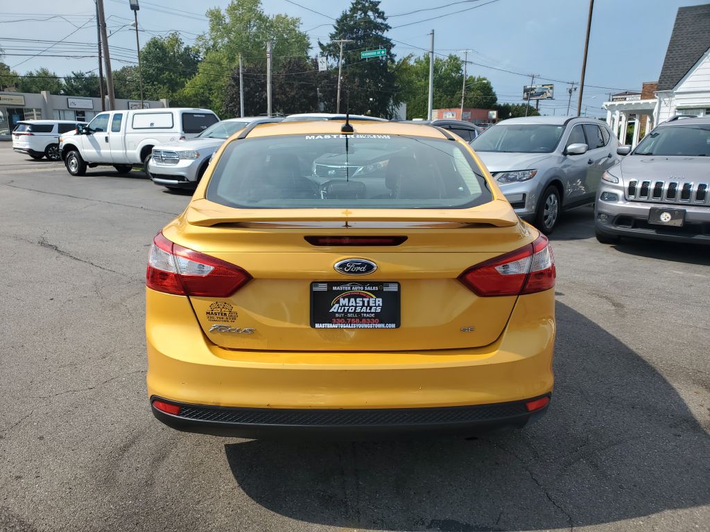 Photo 4 of this FORD FOCUS