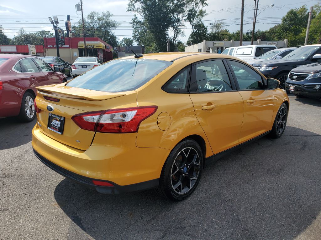 Photo 5 of this FORD FOCUS