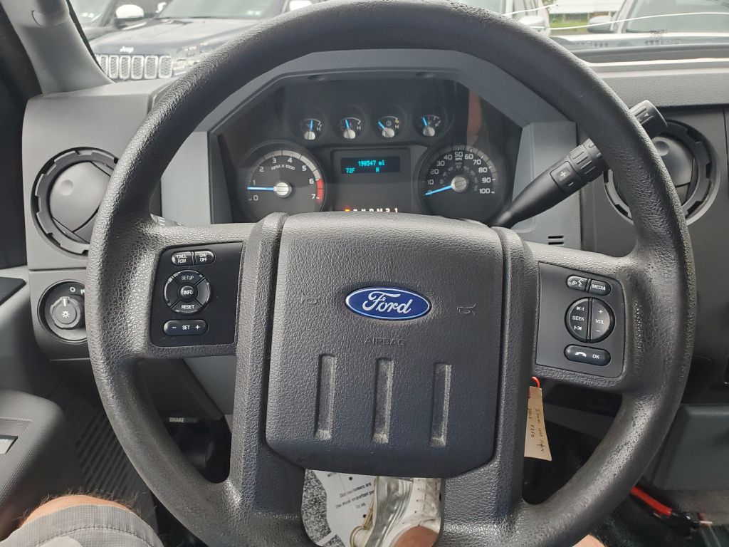 Photo 14 of this FORD F250