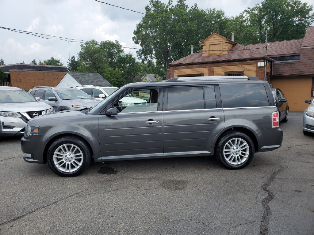 Photo 2 of this FORD FLEX