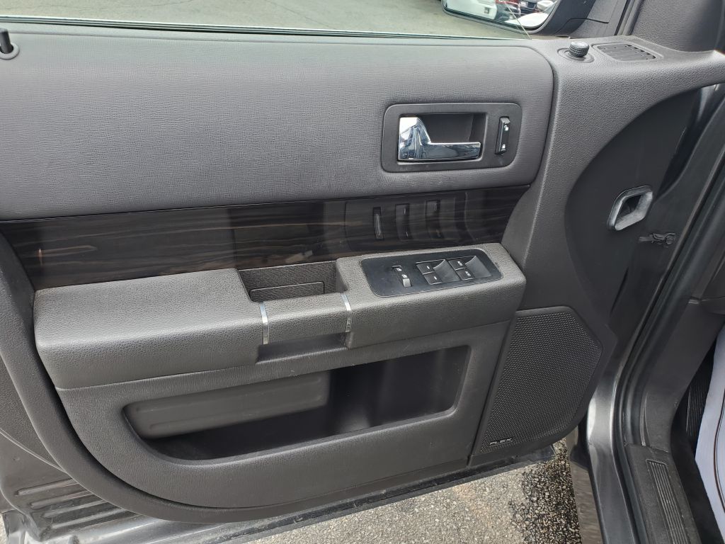 Photo 9 of this FORD FLEX