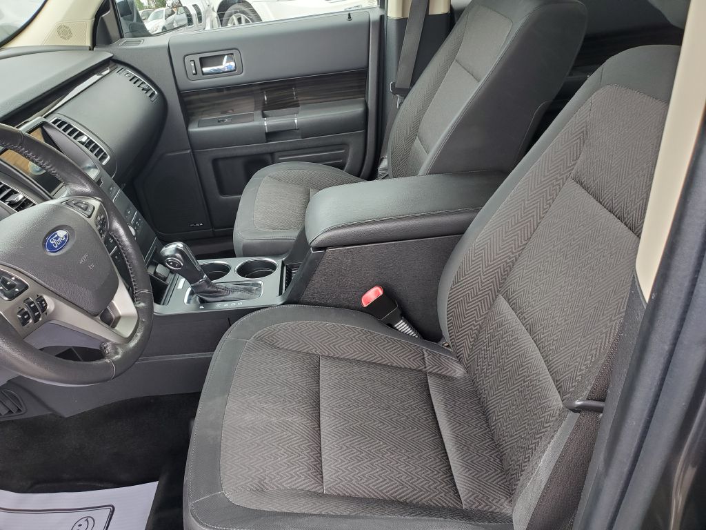 Photo 10 of this FORD FLEX