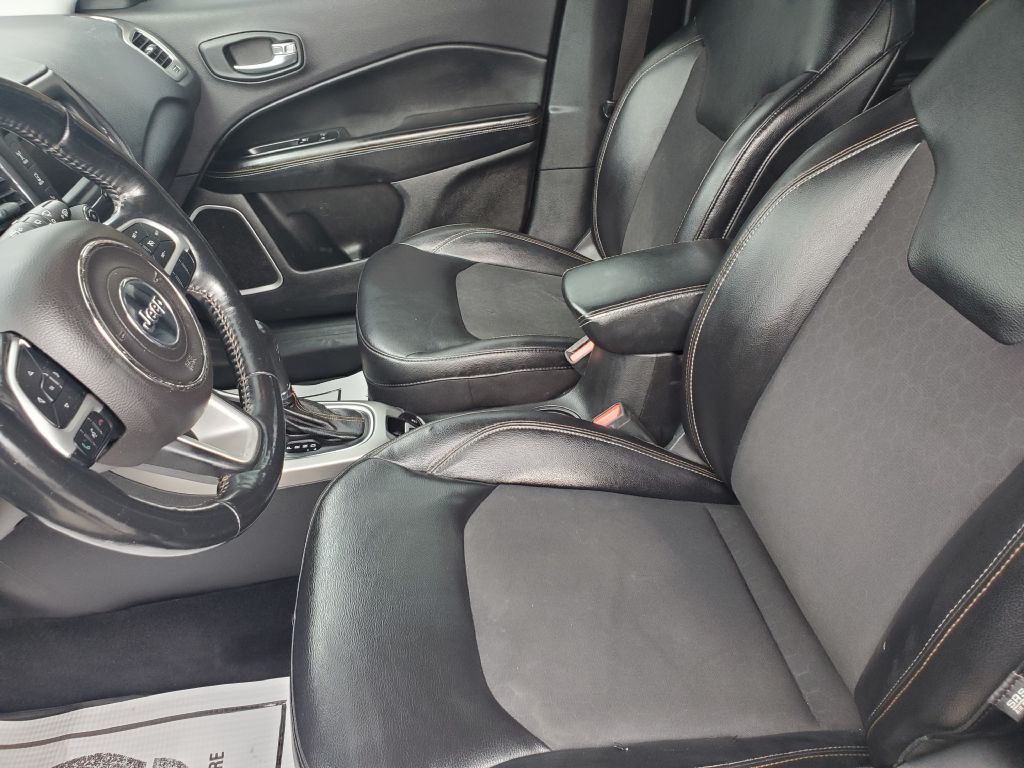 Photo 9 of this JEEP COMPASS