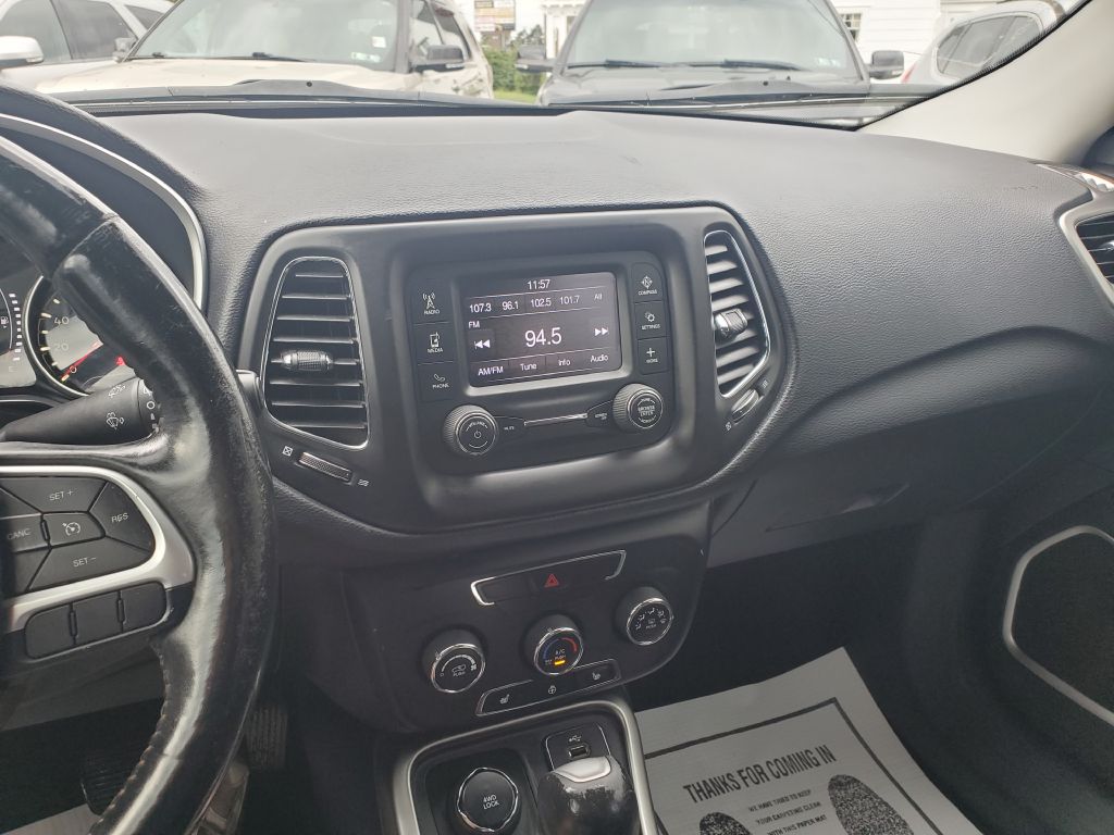Photo 13 of this JEEP COMPASS