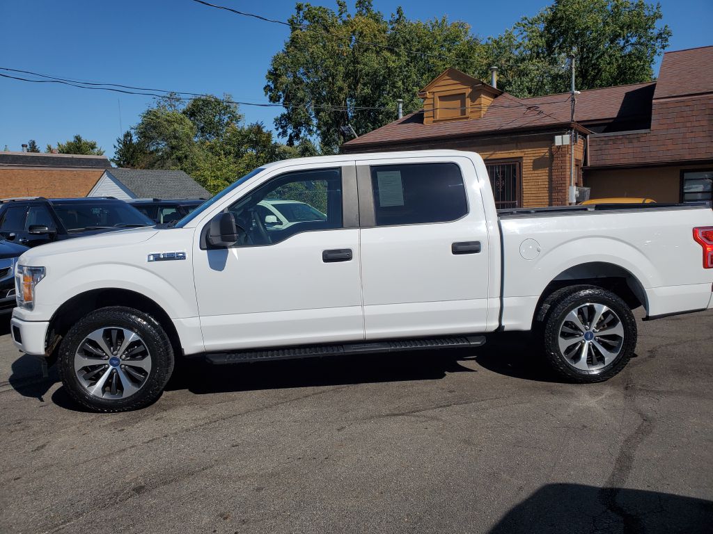 Photo 2 of this FORD F150