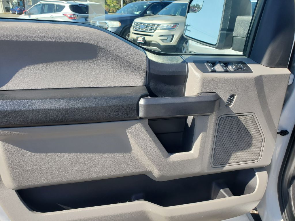 Photo 9 of this FORD F150
