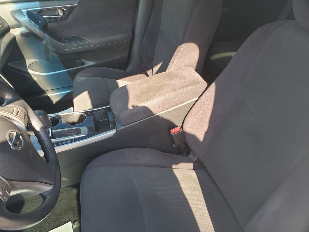 Photo 10 of this NISSAN ALTIMA