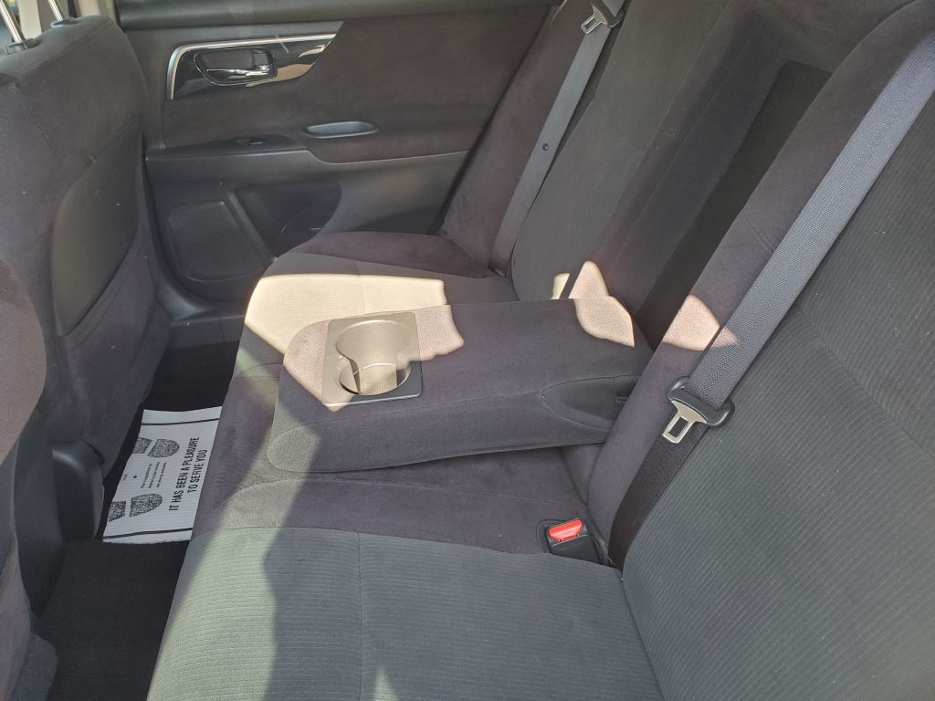 Photo 11 of this NISSAN ALTIMA