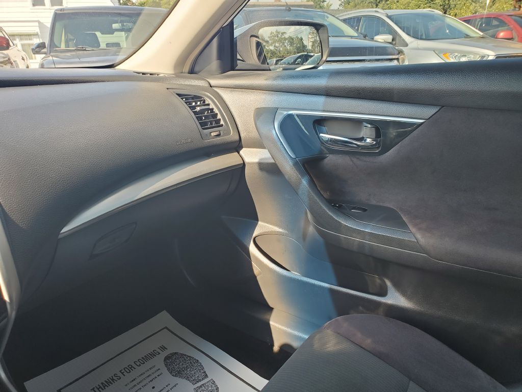 Photo 14 of this NISSAN ALTIMA