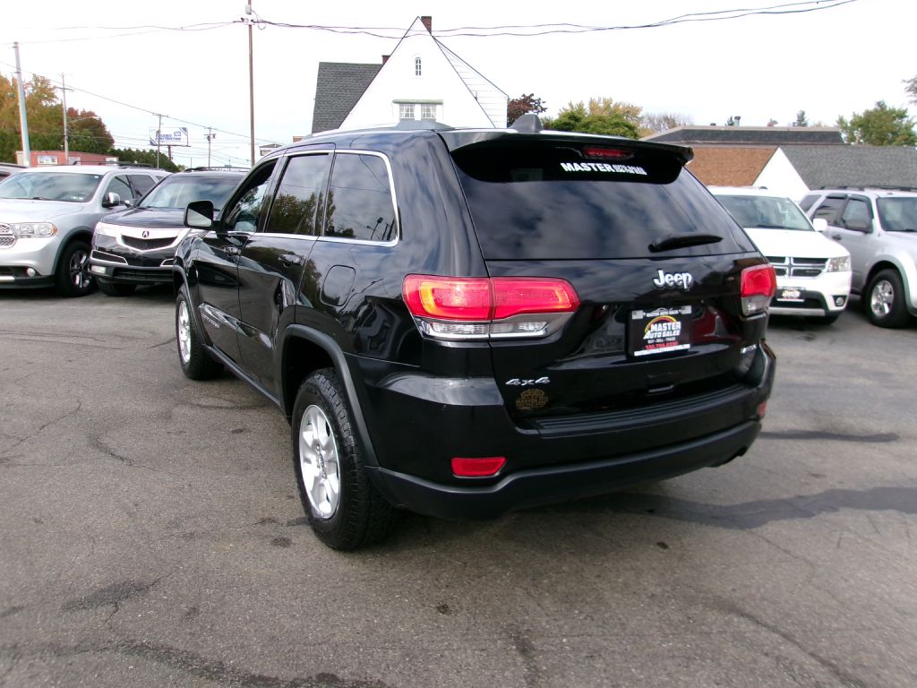 Photo 3 of this JEEP GRAND CHEROKEE