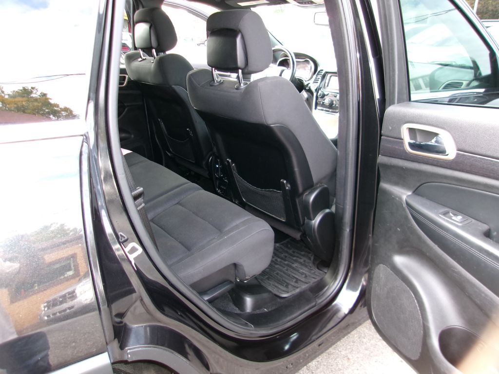 Photo 13 of this JEEP GRAND CHEROKEE