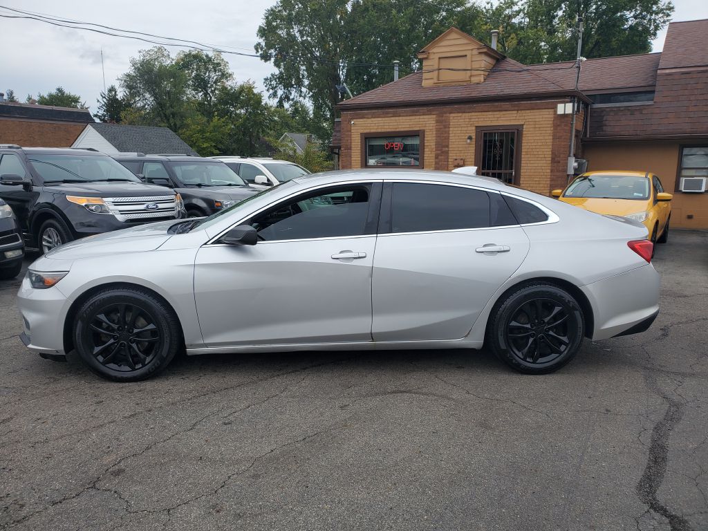 Photo 2 of this CHEVROLET MALIBU