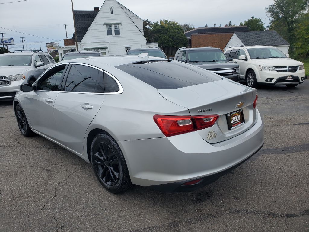 Photo 3 of this CHEVROLET MALIBU