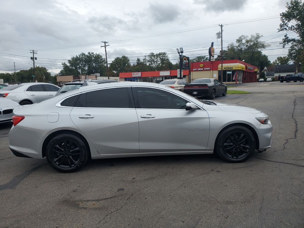 Photo 6 of this CHEVROLET MALIBU