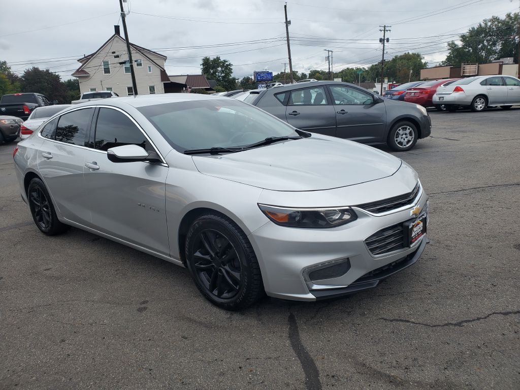 Photo 7 of this CHEVROLET MALIBU