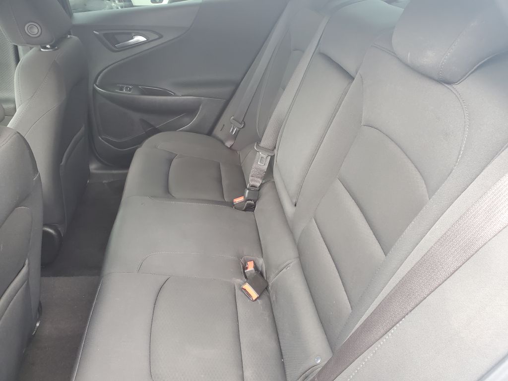 Photo 11 of this CHEVROLET MALIBU