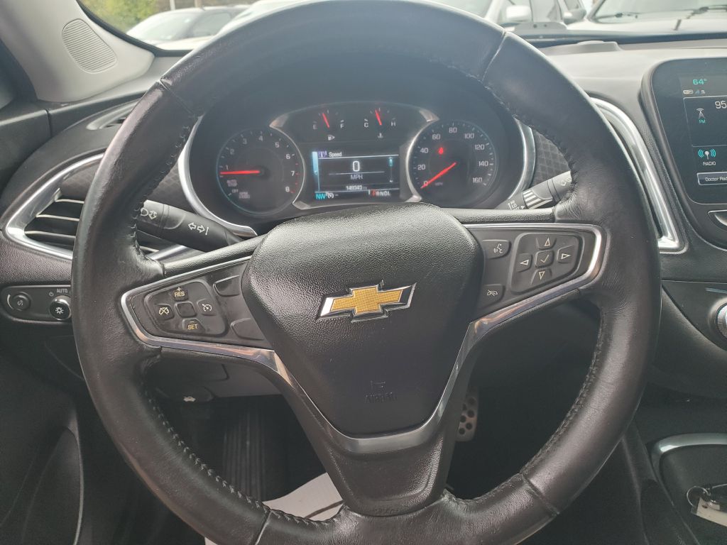 Photo 13 of this CHEVROLET MALIBU