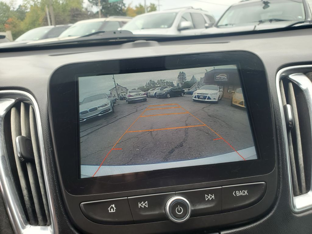 Photo 17 of this CHEVROLET MALIBU