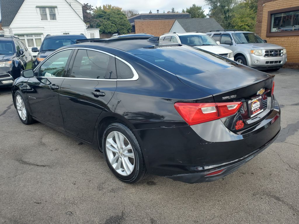 Photo 3 of this CHEVROLET MALIBU