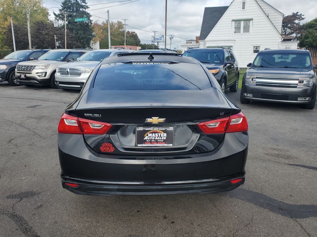 Photo 4 of this CHEVROLET MALIBU