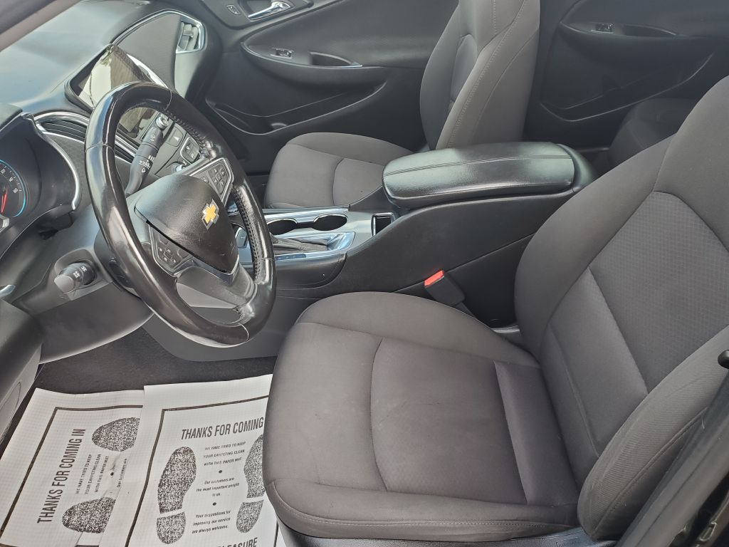 Photo 10 of this CHEVROLET MALIBU