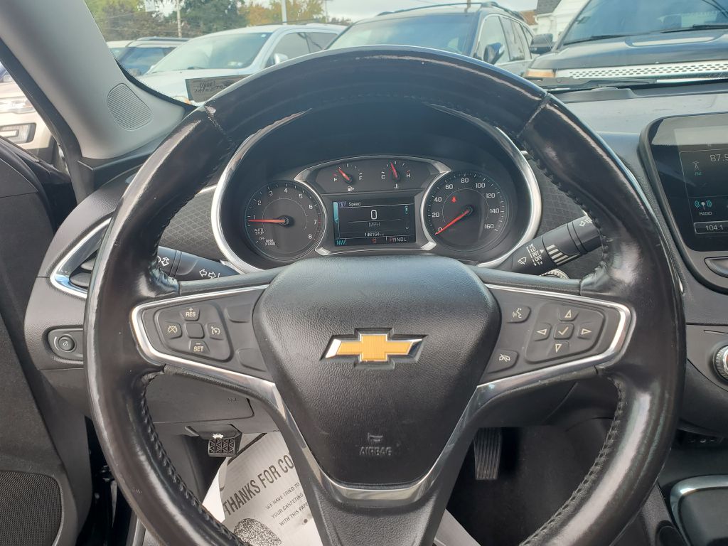 Photo 13 of this CHEVROLET MALIBU