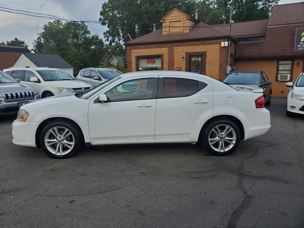 Photo 2 of this DODGE AVENGER