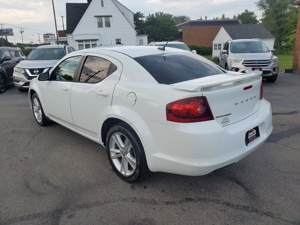 Photo 3 of this DODGE AVENGER