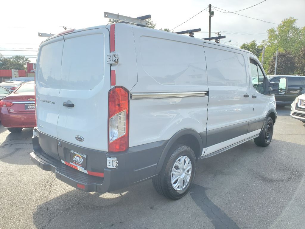 Photo 4 of this FORD TRANSIT