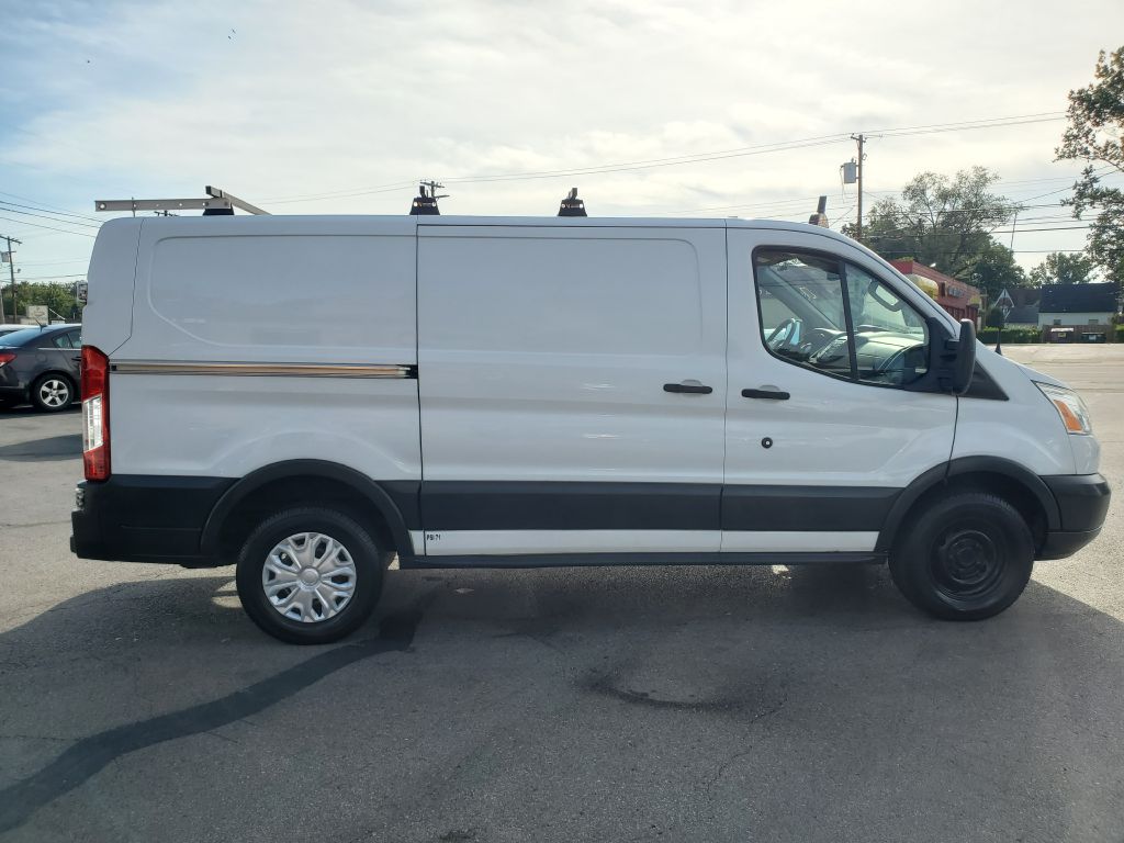 Photo 5 of this FORD TRANSIT