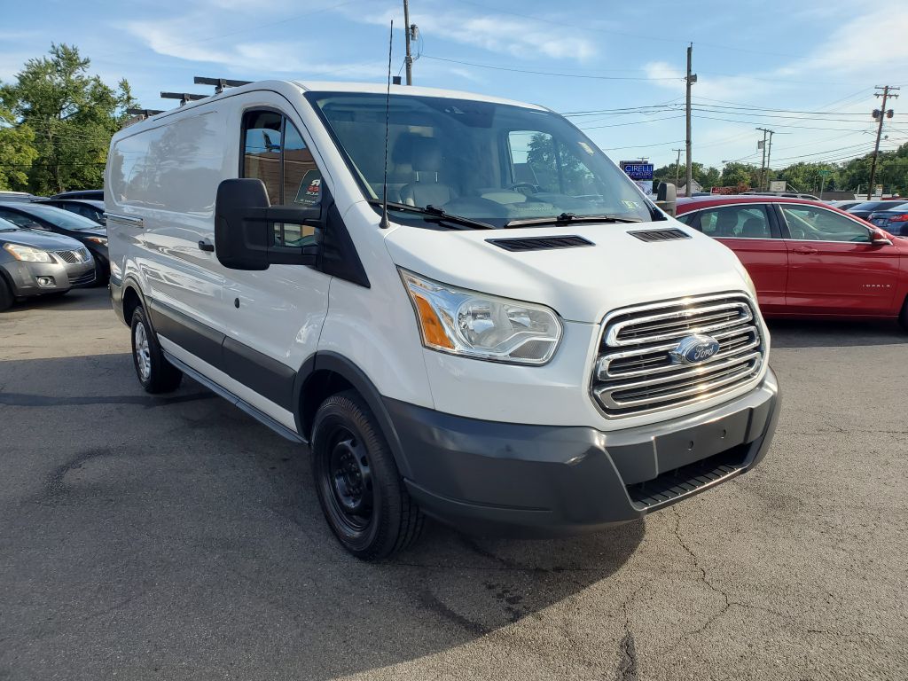 Photo 7 of this FORD TRANSIT