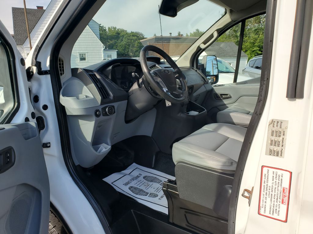 Photo 9 of this FORD TRANSIT