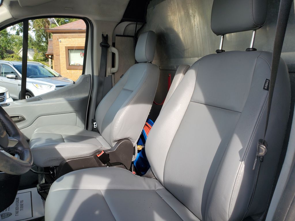 Photo 10 of this FORD TRANSIT
