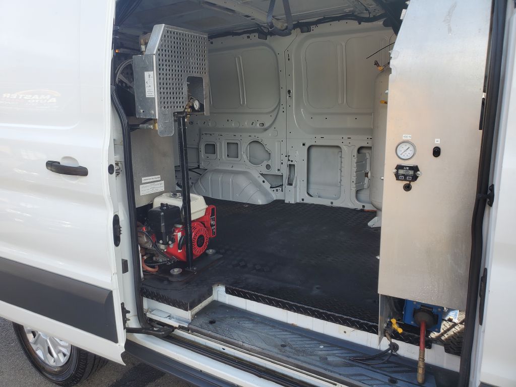 Photo 13 of this FORD TRANSIT