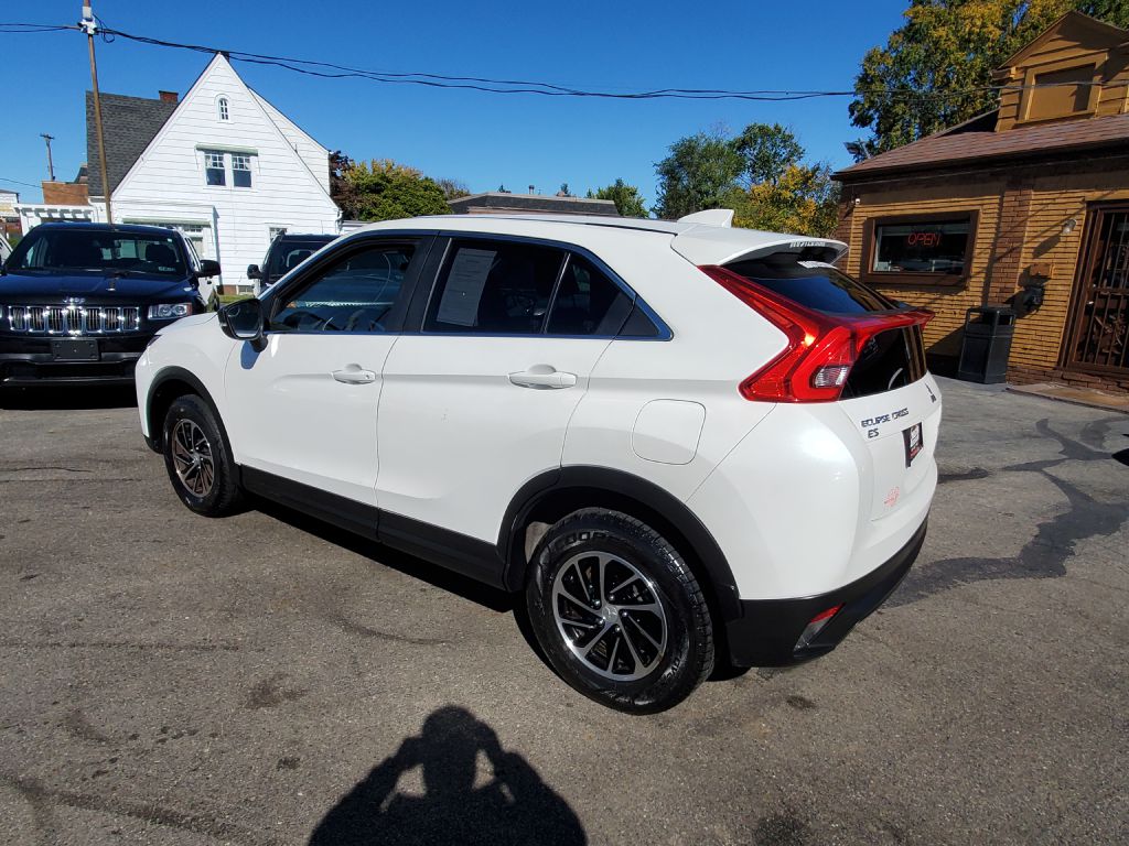 Photo 4 of this MITSUBISHI ECLIPSE CROSS