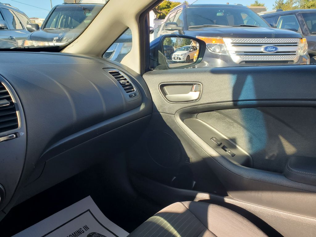 Photo 14 of this KIA FORTE