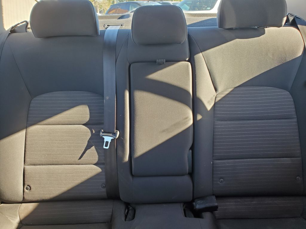 Photo 17 of this KIA FORTE