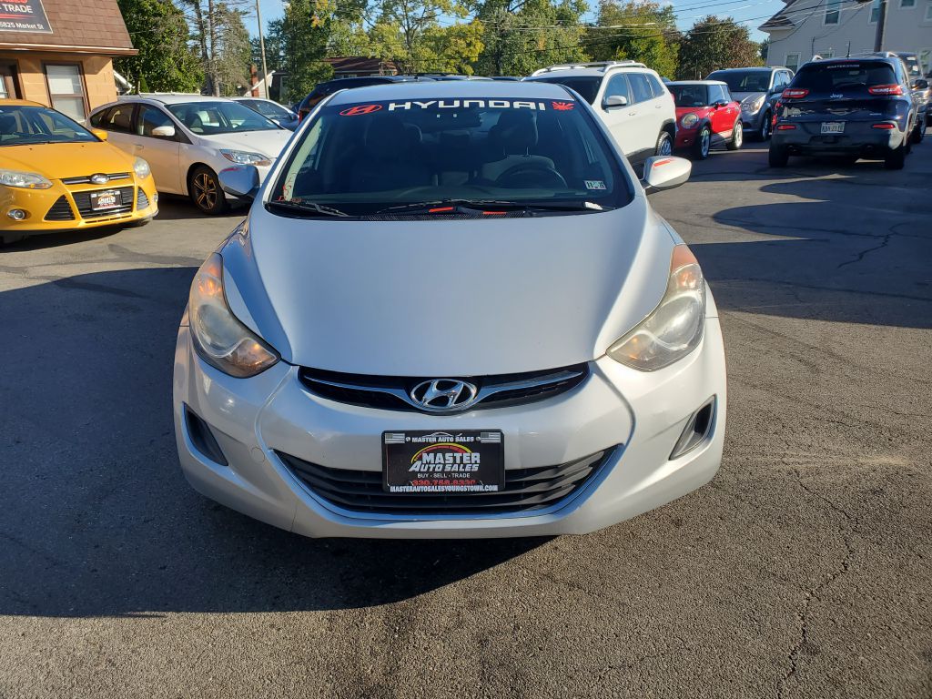 Photo 8 of this HYUNDAI ELANTRA