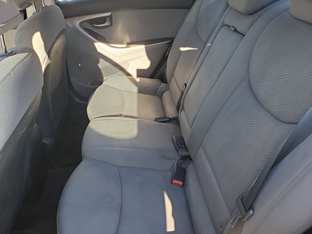 Photo 11 of this HYUNDAI ELANTRA
