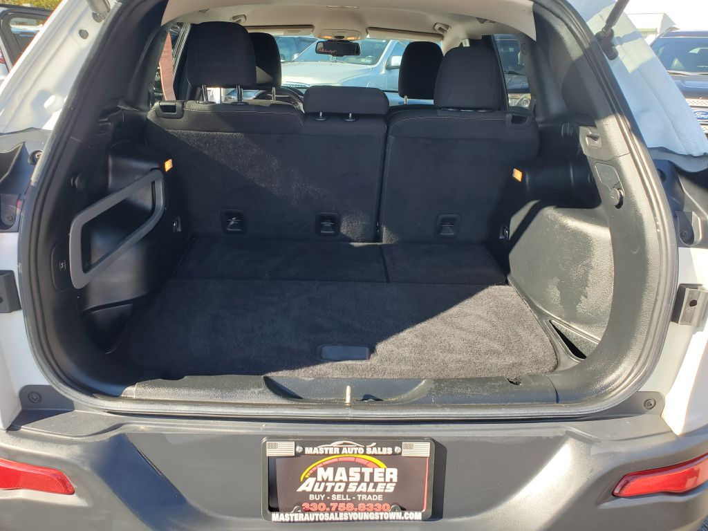 Photo 12 of this JEEP CHEROKEE