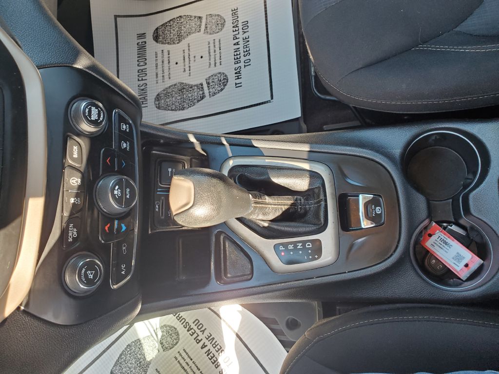 Photo 16 of this JEEP CHEROKEE